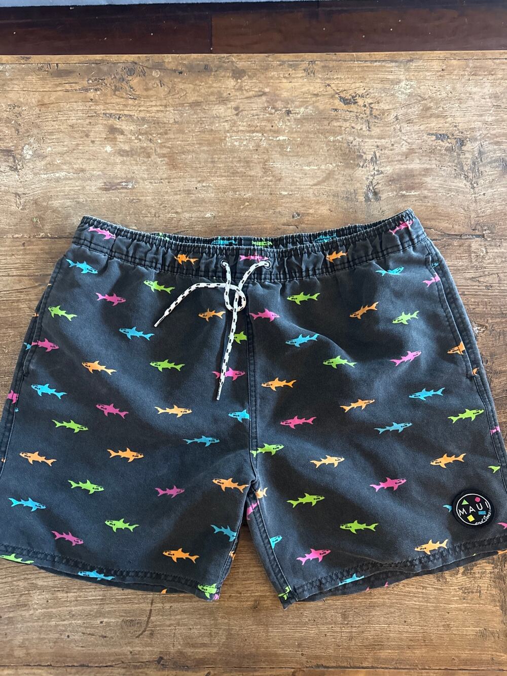 Maui & Sons swim shark trunks XL